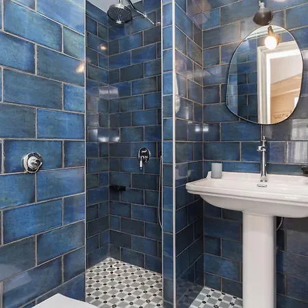 Basquiat - Gallery Style Neoclassical * סלוניקי