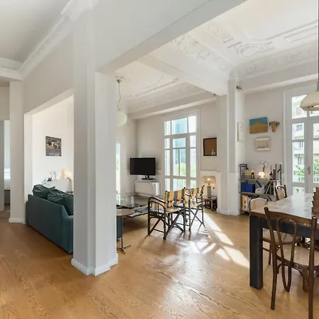 דירה Basquiat - Gallery Style Neoclassical *