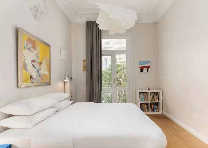 Basquiat - Gallery Style Neoclassical * סלוניקי