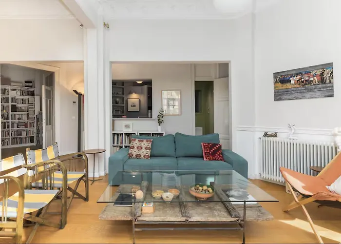 Basquiat - Gallery Style Neoclassical Salonicco