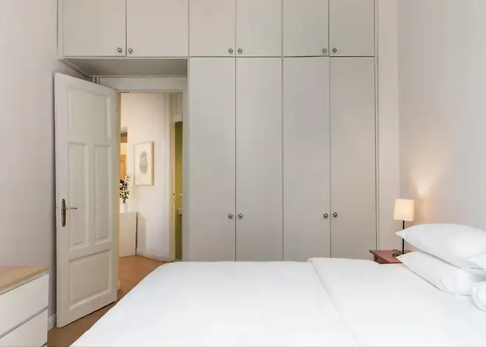 Basquiat - Gallery Style Neoclassical דירה סלוניקי