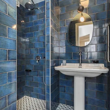 Basquiat - Gallery Style Neoclassical Apartment *