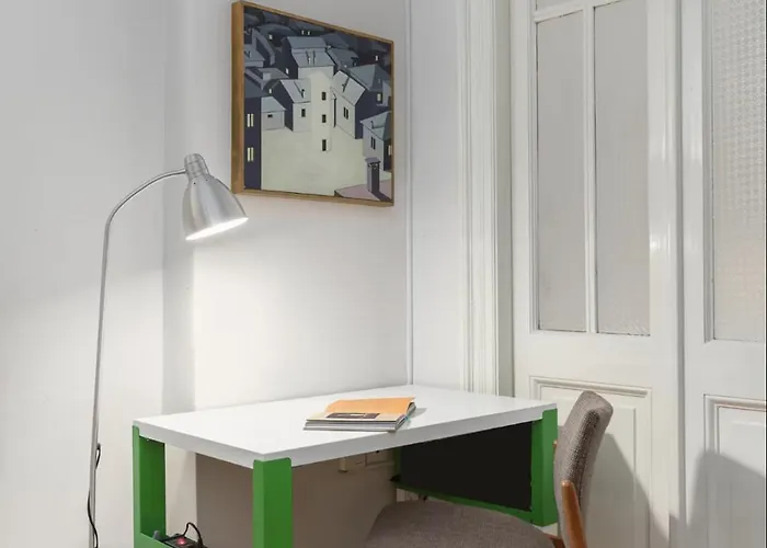 Daire Basquiat - Gallery Style Neoclassical Selanik