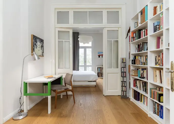 Basquiat - Gallery Style Neoclassical